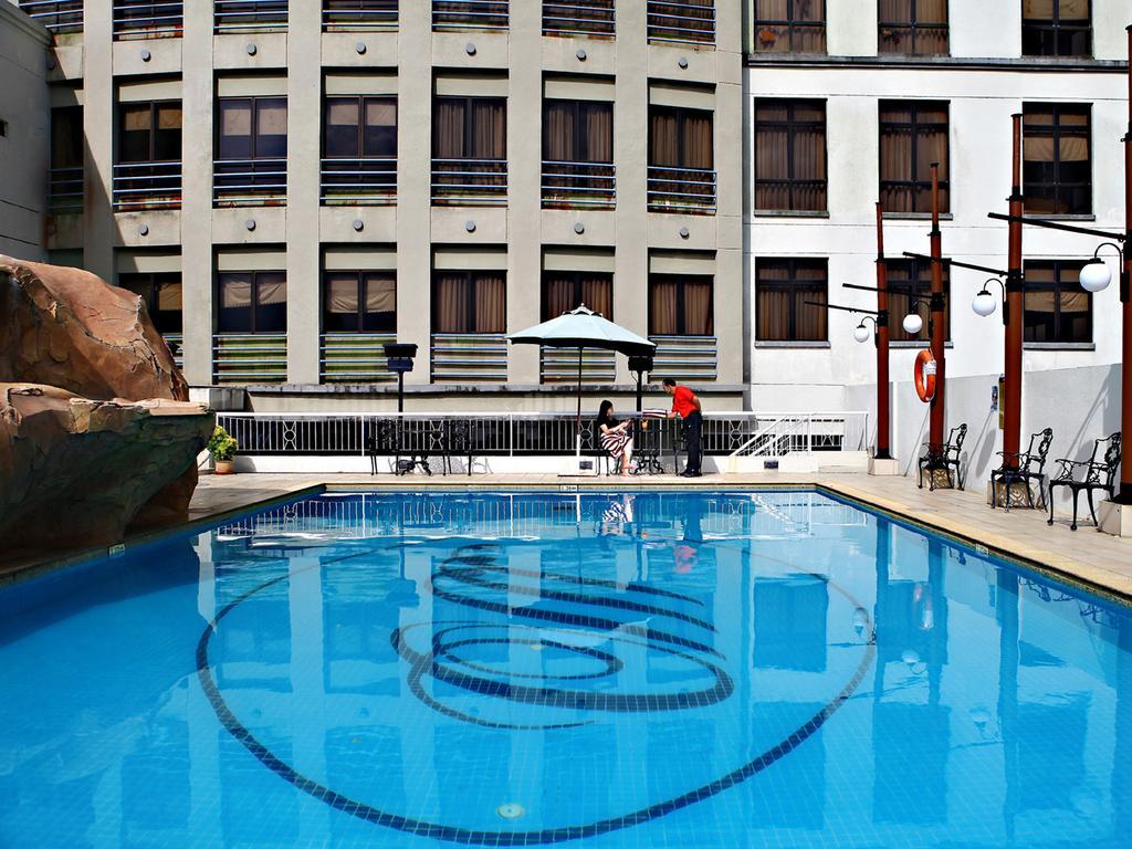 เมอร์เดก้า พาเลซ โฮเต็ลแอนด์สวีท Hotel กูชิง ภายนอก รูปภาพ